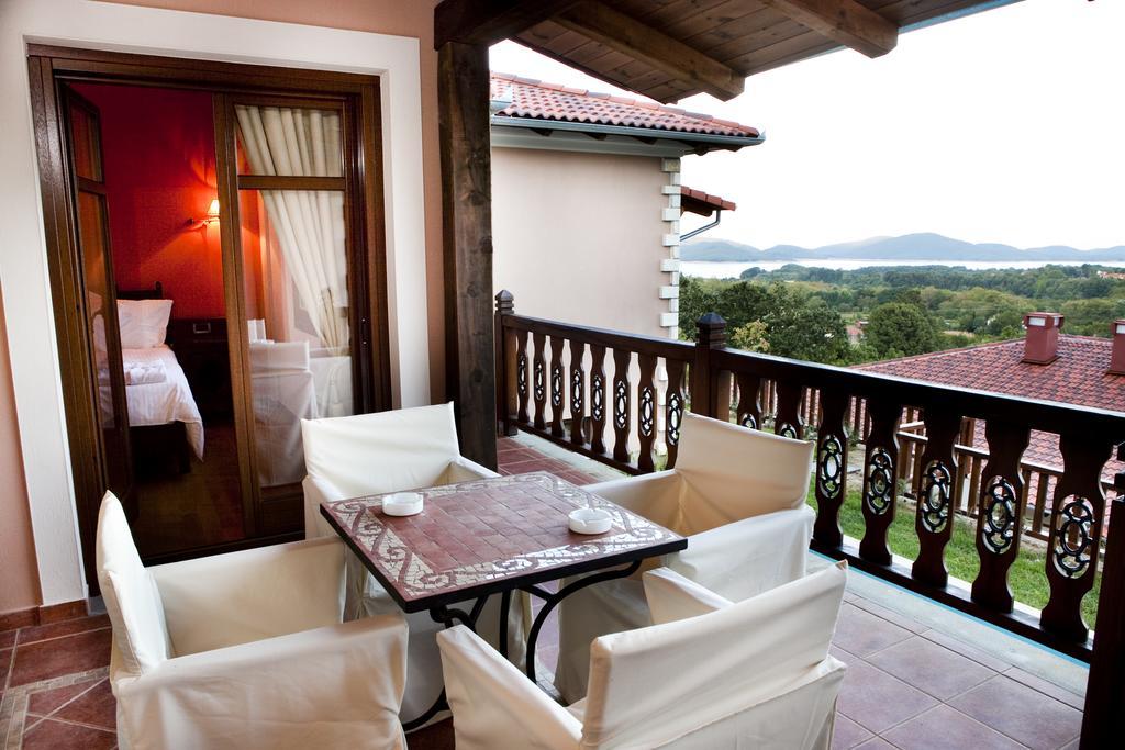Kazarma Hotel Kalyvia Fylaktis Екстер'єр фото